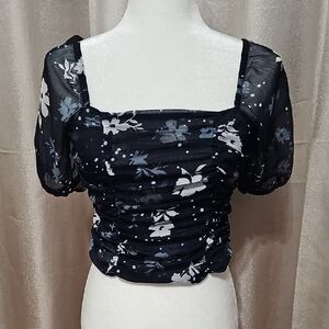 Express Black and White Ruched Puff Sleeve Blouse